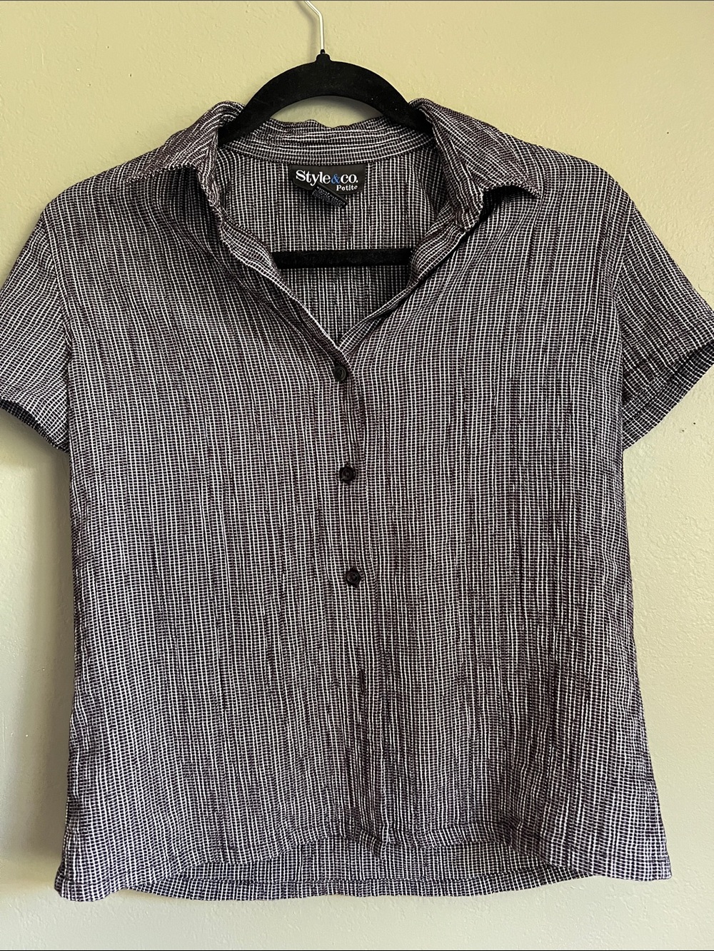 Black and white patterned short sleeve collared shirt